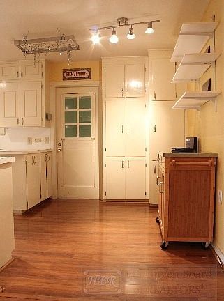 4th image of 1713 N Parkwood Dr