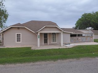 216 Sealy Ave, Justin, TX 76247
