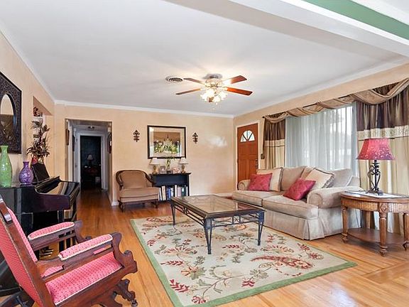 3rd image of 5408 Locksley Ave