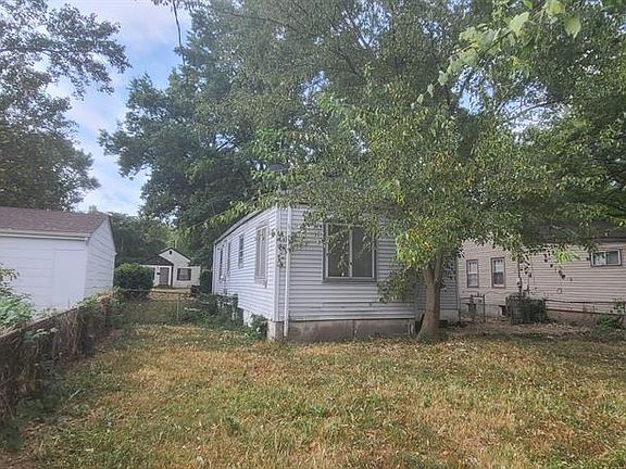 5th image of 8027 Aline Ave
