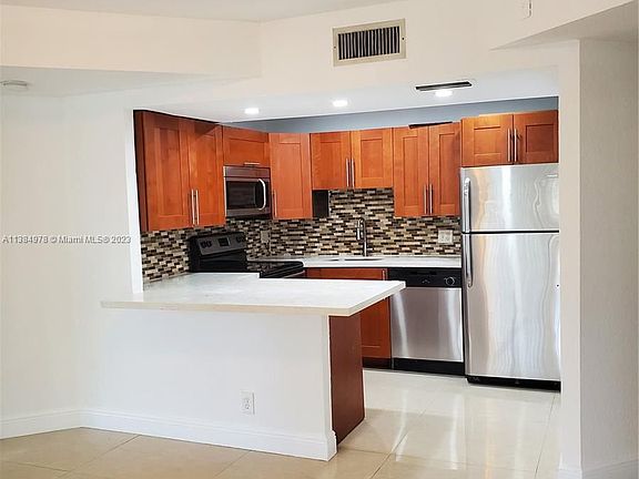 2nd image of 8290 Lake Dr APT 350
