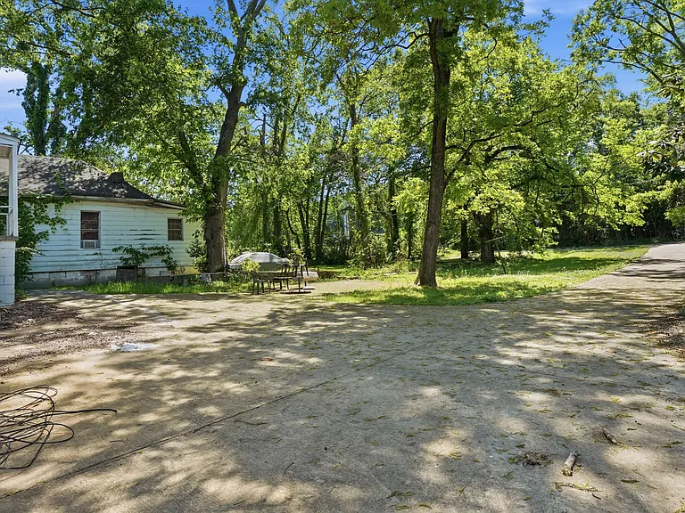 517 11th Ct W — Photo 24