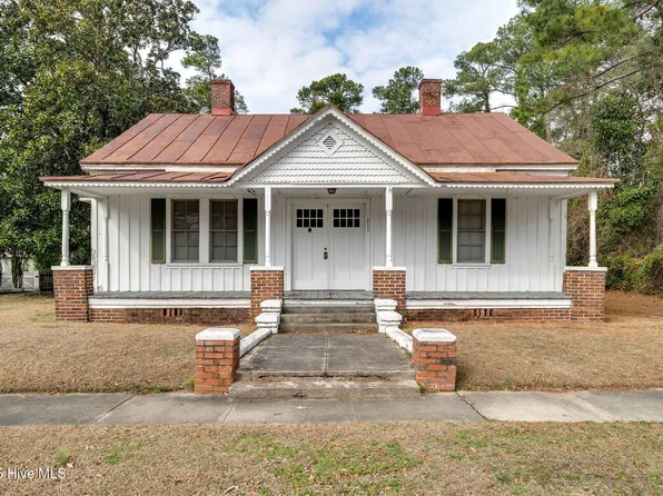 211 E Main Street, Rose Hill, NC 28458