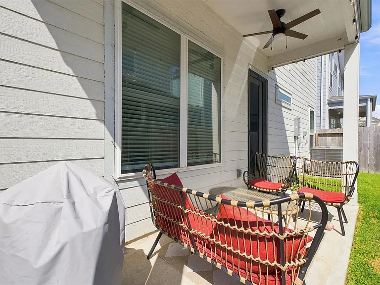 2419 Driftwood Trl — Photo 24