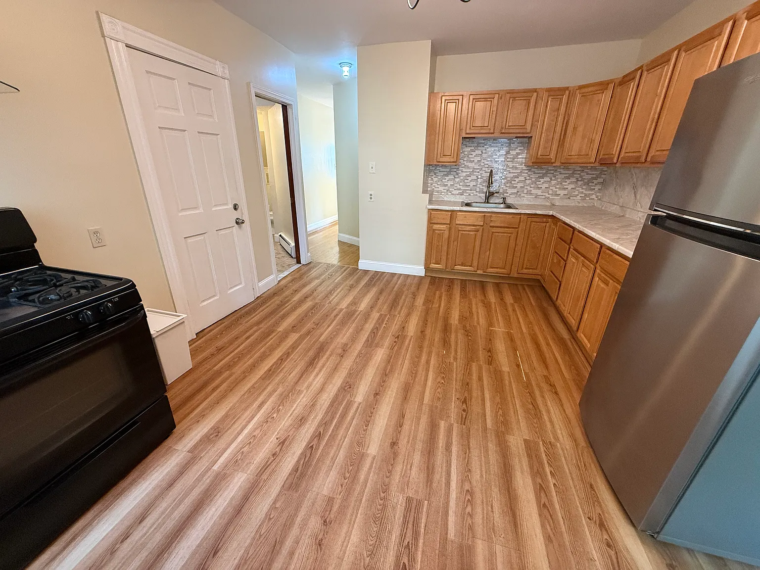 2 bed, 960 sqft, $2,700 — Photo 3