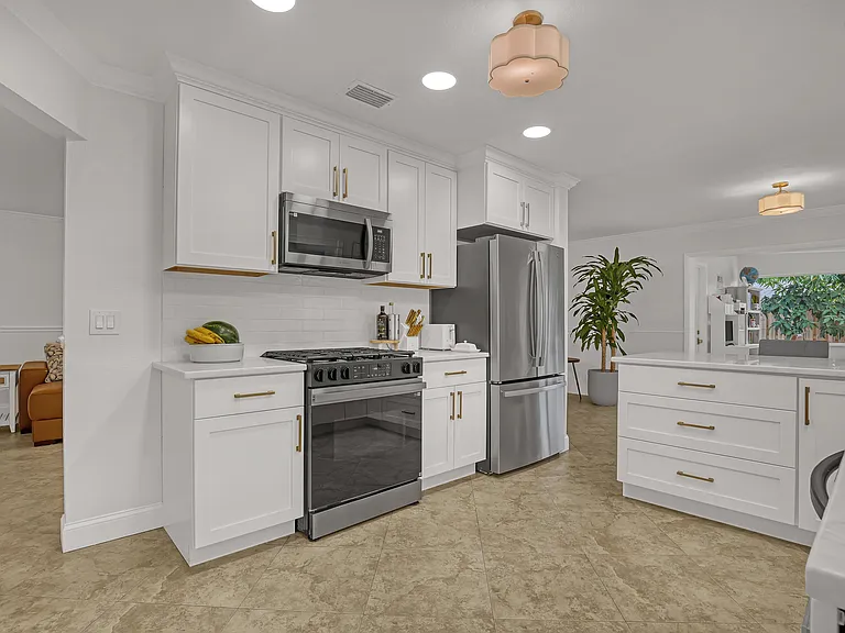 561 Anchorage Dr — Photo 10