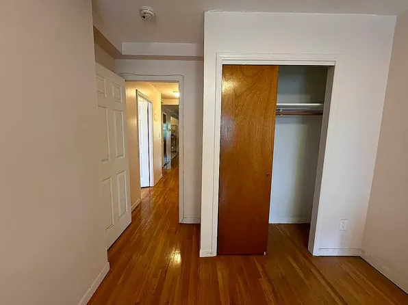 147-38 Grand Central Pkw image 9 of 12