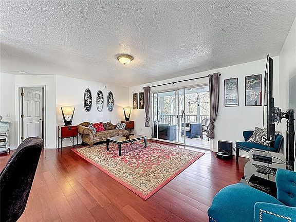 5th image of 2048 Applegate Dr