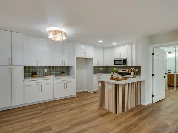 12575 Oaks North Dr Unit 220, San Diego, CA 92128