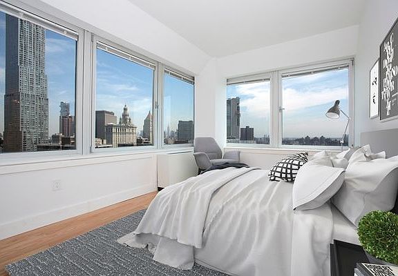 4th image of 200 Water St APT 1912