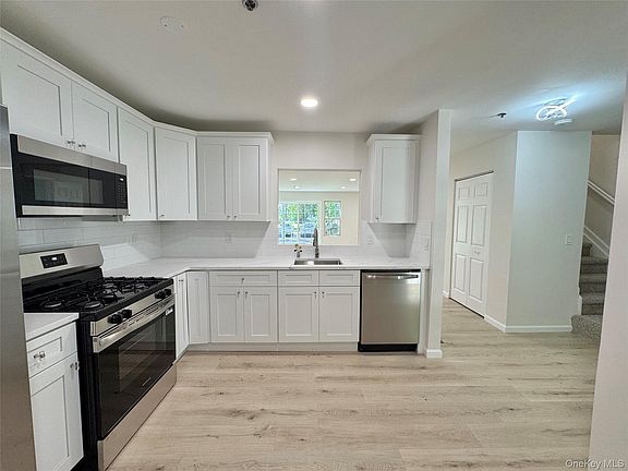 5th image of 43 Commodore Circle