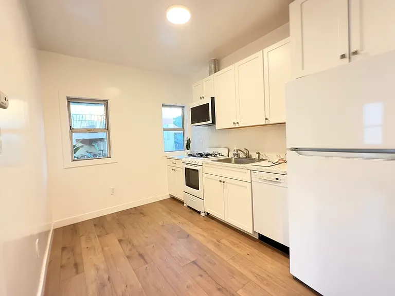 2629 1/2 Granada St #2629-1/2 — Photo 9