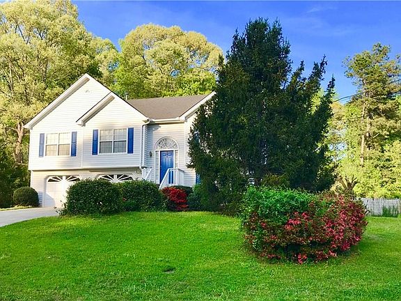 3rd image of 1495 Royale Castle Dr