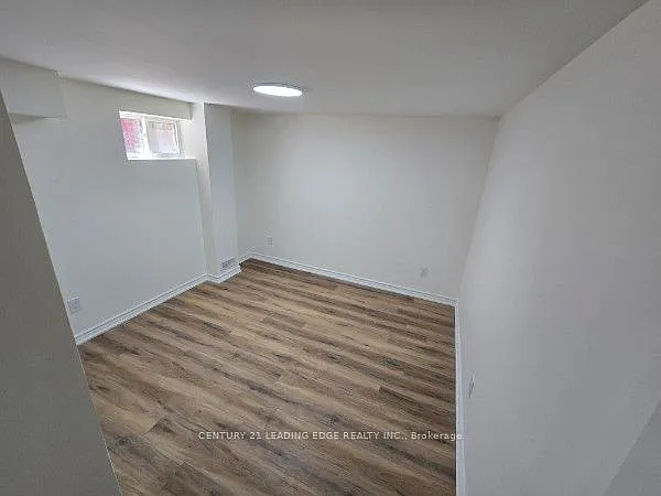 11 Radford Cres #BASEMENT — Photo 9
