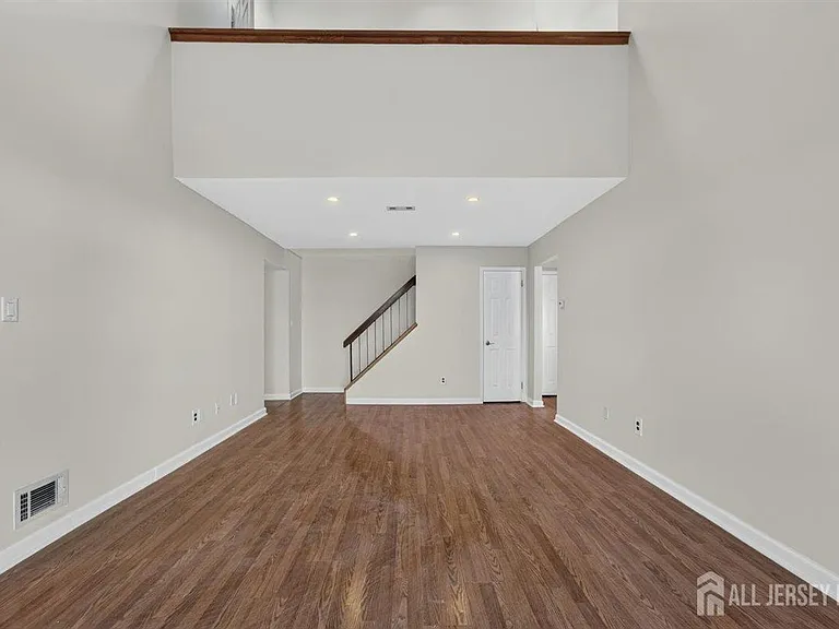 94 Beverly Hill Ter #F — Photo 4