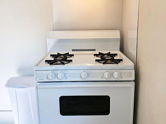 Gas stove