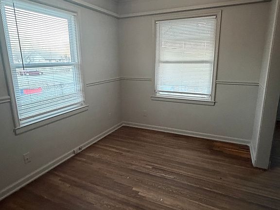 2nd image of 842 N Marion Ave