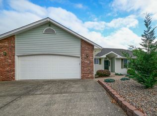 468 SE Davis St, Dallas, OR 97338