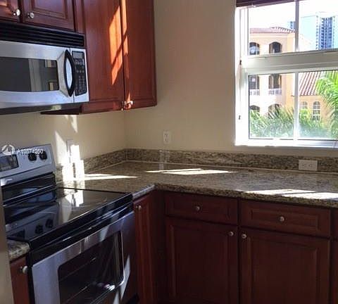 5th image of 3001 NE 185th St APT 514