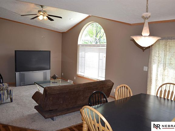 5th image of 8410 Auburn Ct
