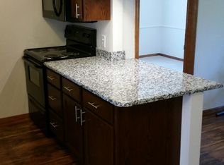 5221 Boulder Dr UNIT 8, West Des Moines, IA 50265