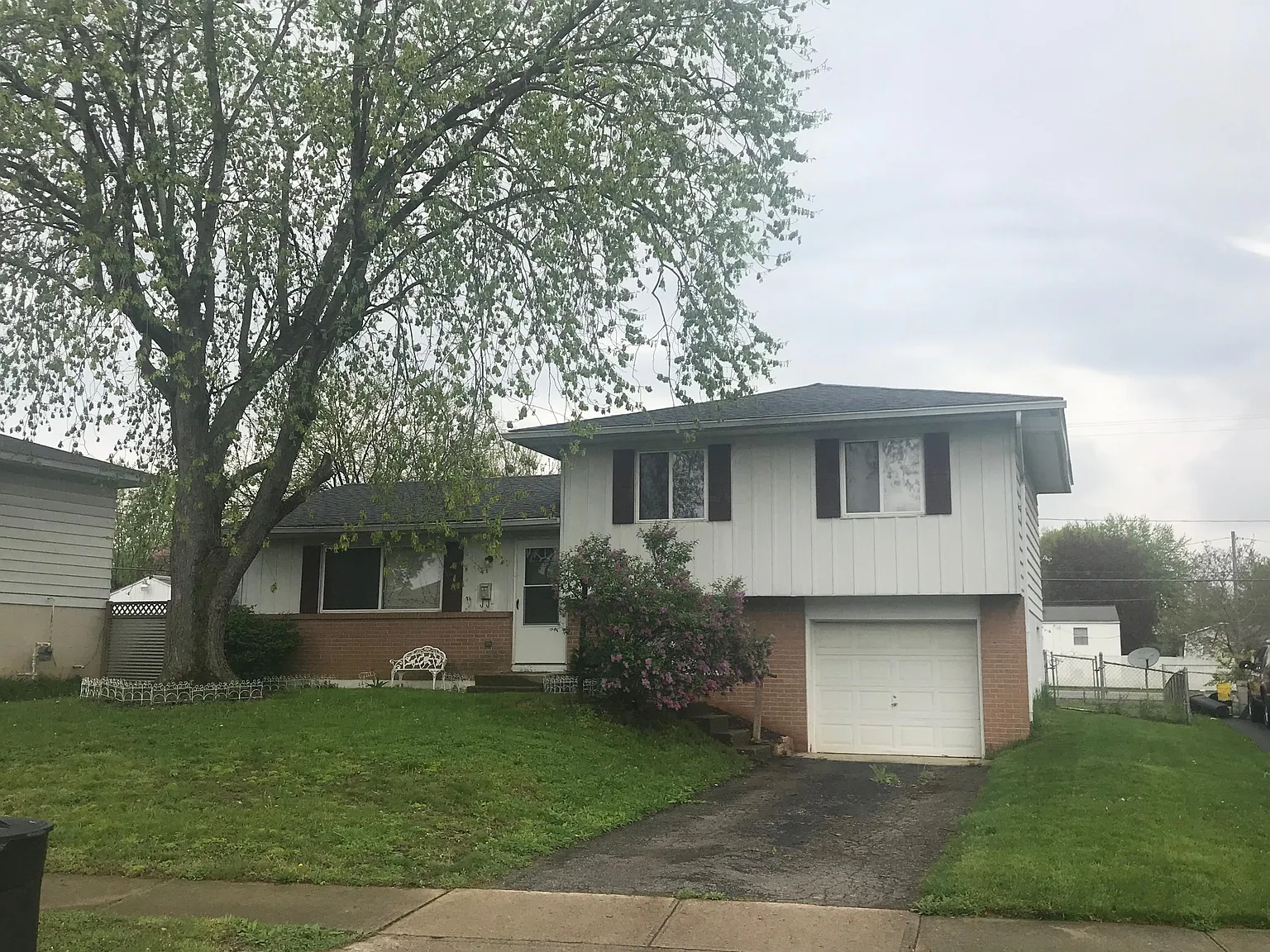 5276 Tuxworth Dr photo 1