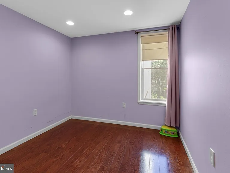 1933 Parrish St — Photo 19