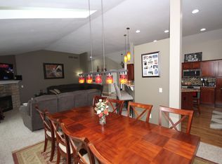3855 S Spruce Rd, New Berlin, WI 53151