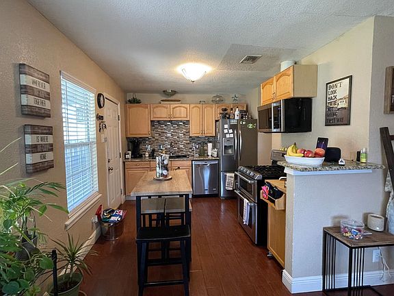 5th image of 622 Rexford Dr