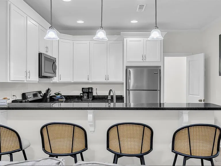 203 Worley St — Photo 9