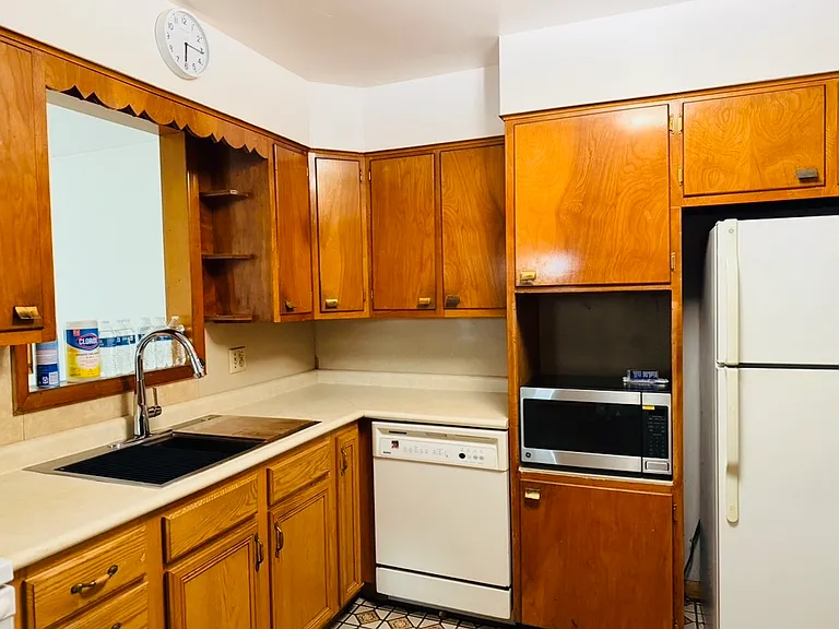 19 Pleasantview Ave #PENTHOUSE — Photo 8