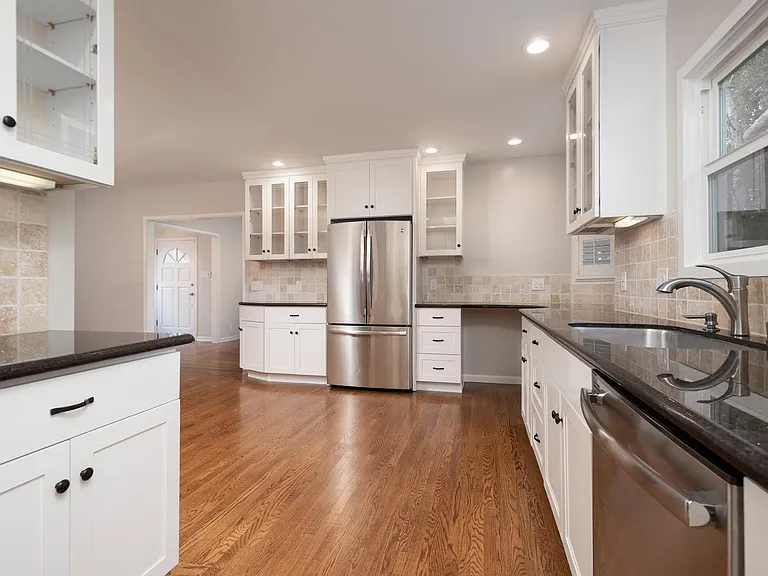 904 Paloma Ave — Photo 13