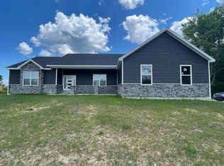 18157 Bluebonnet Ln, Bowling Green, MO 63334