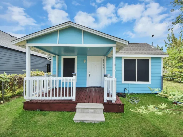 1109 Carver St, Baytown, TX 77520