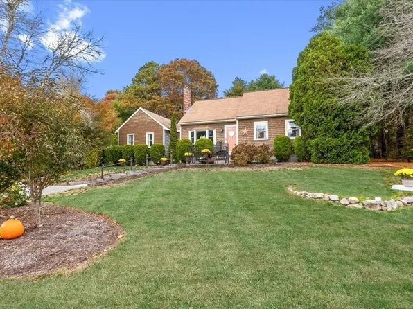29 Dorothy Dr, Plymouth, MA 02360