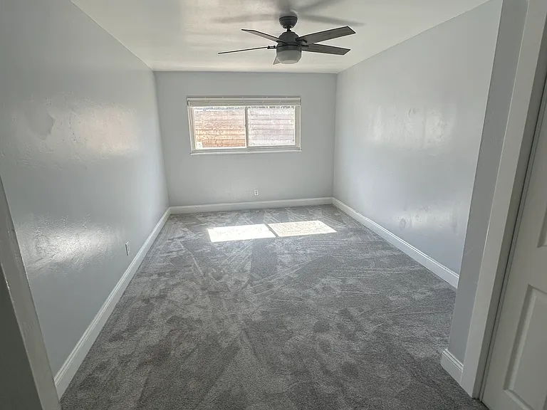 Primary Bedroom (10.5 x 19.5)