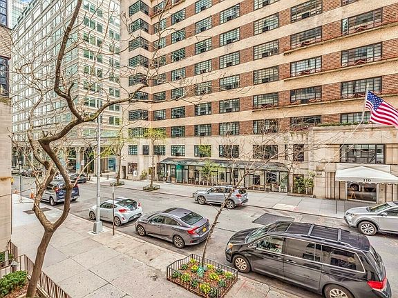 5th image of 307 E 44th St APT 216