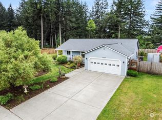 720 Golphnee Loop SE, Rainier, WA 98576