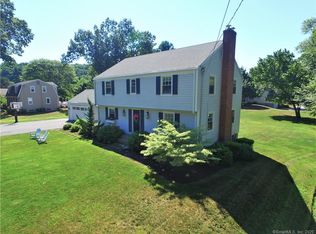 30 Coach Rd, Glastonbury, CT 06033