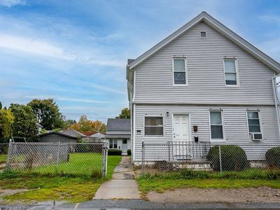 32-30 Dickinson St, Fall River, MA, 02721