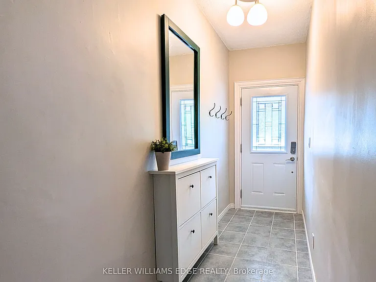 209 Glendale Ave N — Photo 3
