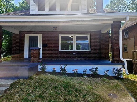 3rd image of 2550 N Gettysburg Ave