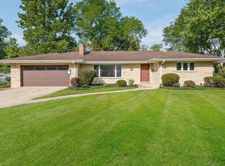 804 Gamon Rd, Wheaton, IL 60189