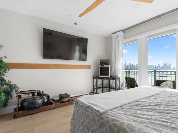 121 The Promenade image 16 of 26