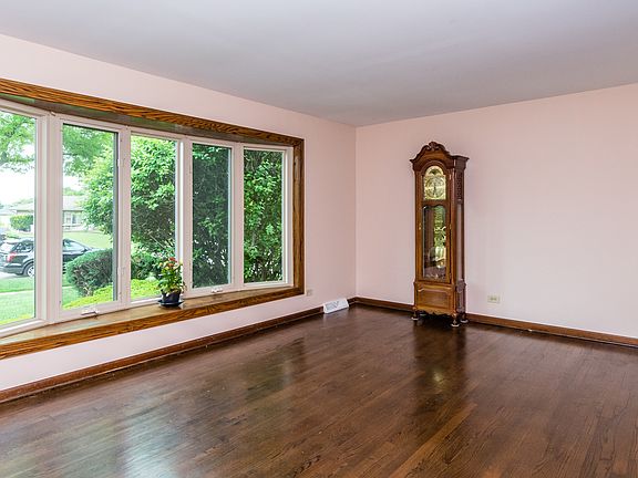 3rd image of 7714 Stratford Pl