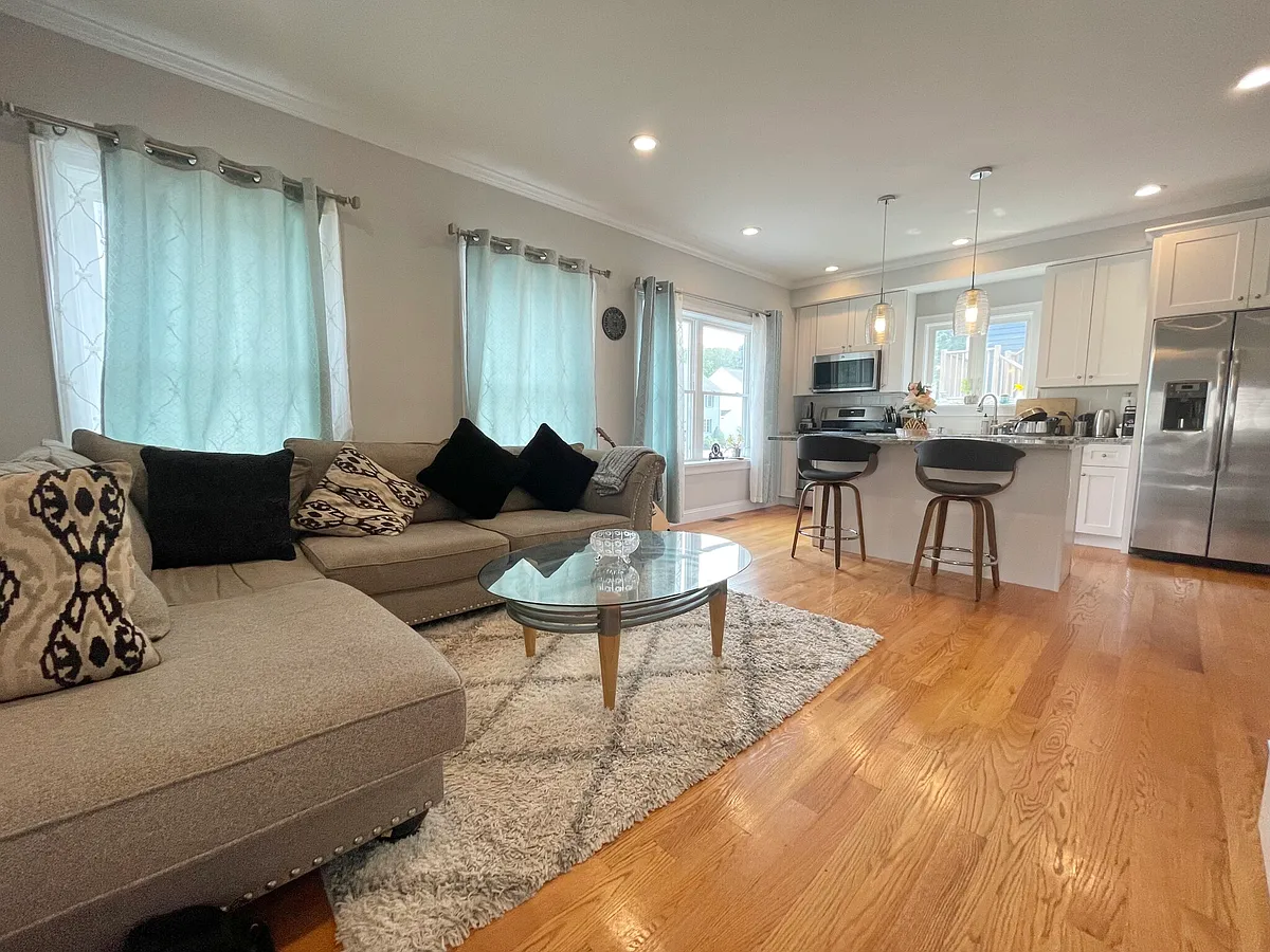Building Photo - 58 Starbird Ave #1