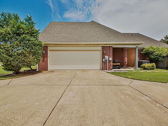 4th image of 607 E Crawford Dr