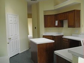 5th image of 1920 Parkdale Dr