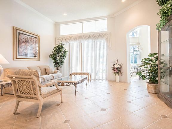 3rd image of 11589 Pamplona Blvd