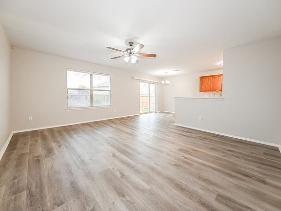 4th image of 2907 Briarbrook Dr